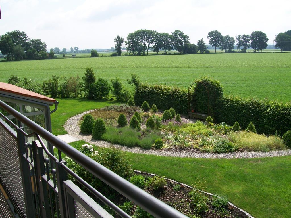 Landhotel Larenzen Kirchham Exterior photo